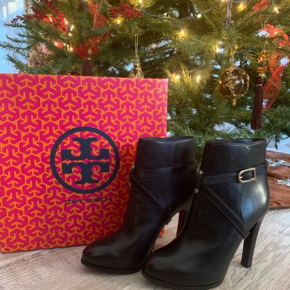 Tory Burch Ankle Bootie size 10